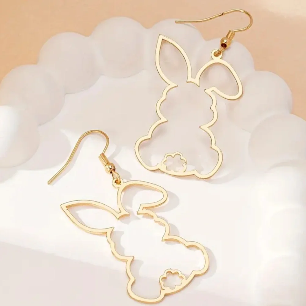 NWT! Easter Bunny Outline Pierced Dangle Earrings in Gold Tone!